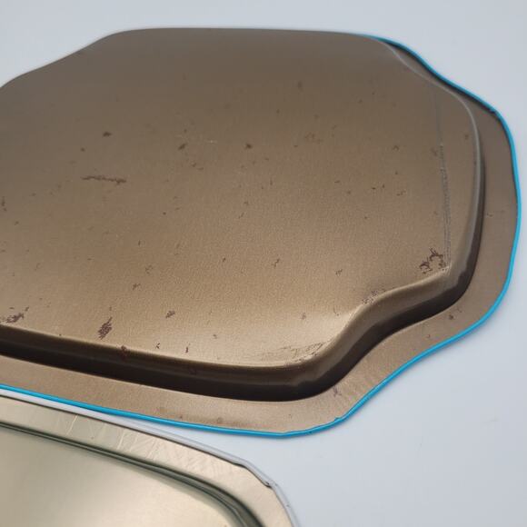 Set of 2 Vintage Floral Metal Trays – Butterfly & Spring Flower Motifs Cottage - Picture 5 of 7